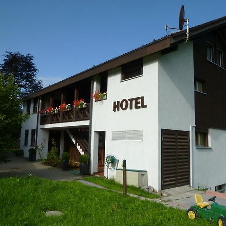 Hotel Bahnhof Giswil Oda fotoğraf